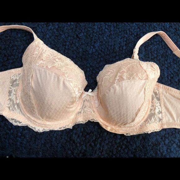 Beautiful nursing bra by La Leche League - Picture 1 of 5